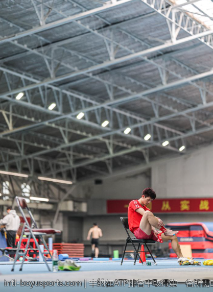 辛纳在ATP排名中取得第一名所需的积分标准分析